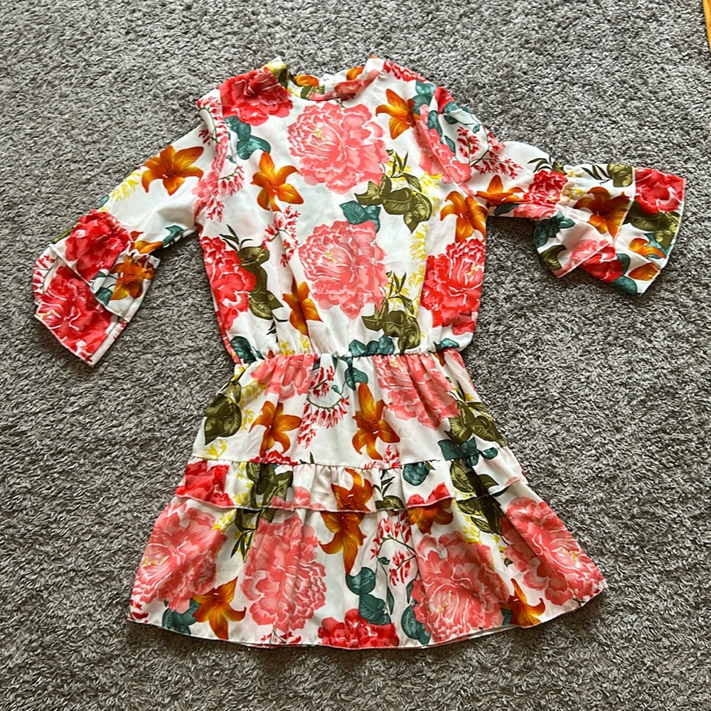 Dress - Picture 1 of 4